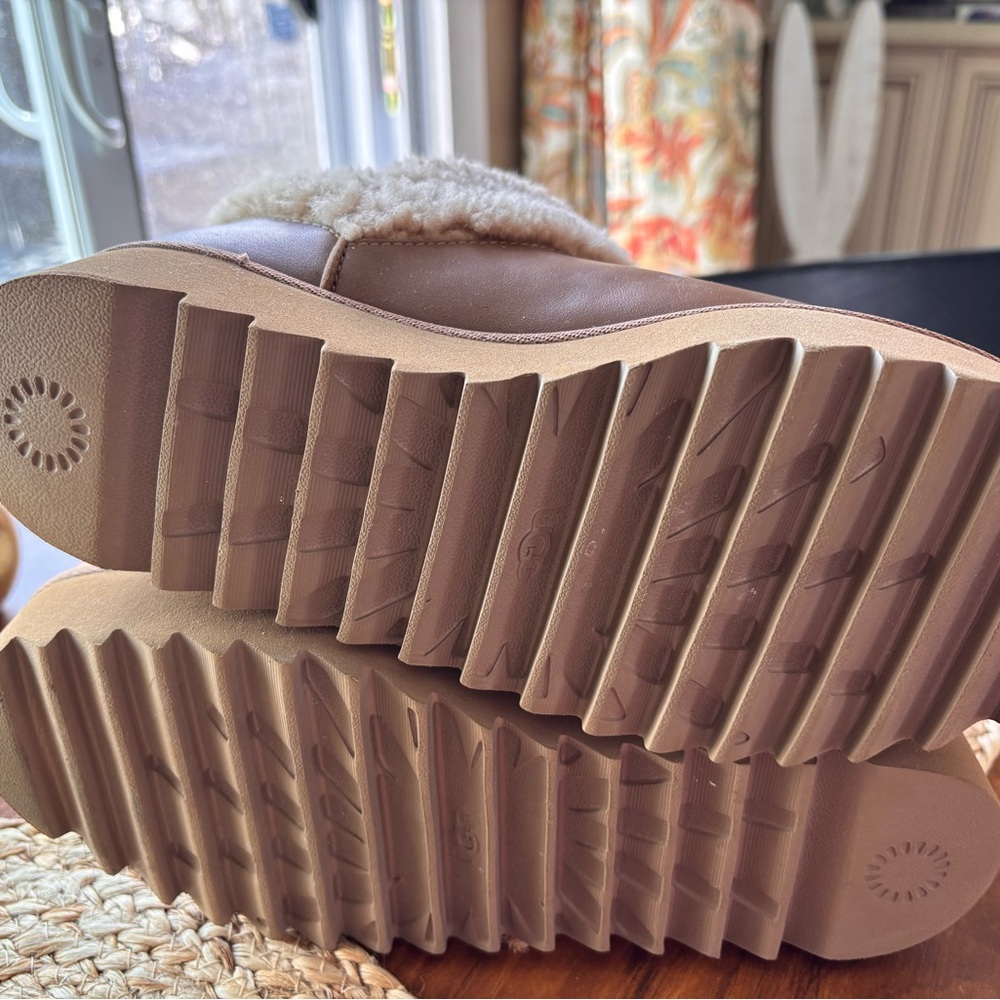 UGG Tan Shearling Winter Boots - Picture 6 of 8
